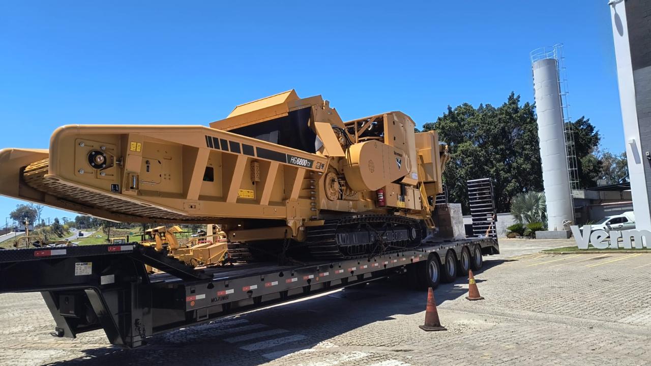 Caminhão Alfa Transportes 4